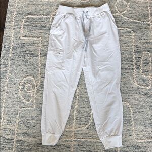 Figs Technical Collection Women’s M Petite White Jogger Pants Scrubs